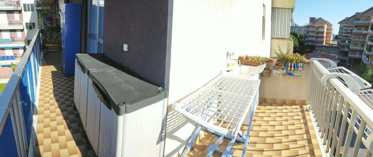 Appartamento Riviera Trilocale Wifi E Parcheggio Privato 文蒂米利亚 外观 照片